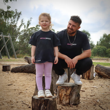 "KIDS" S-UNCMN "Stonewash" Blk/Pink T-Shirt